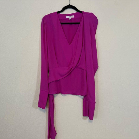 Atlein Collective - Side Tie Top - Picture 2 of 5